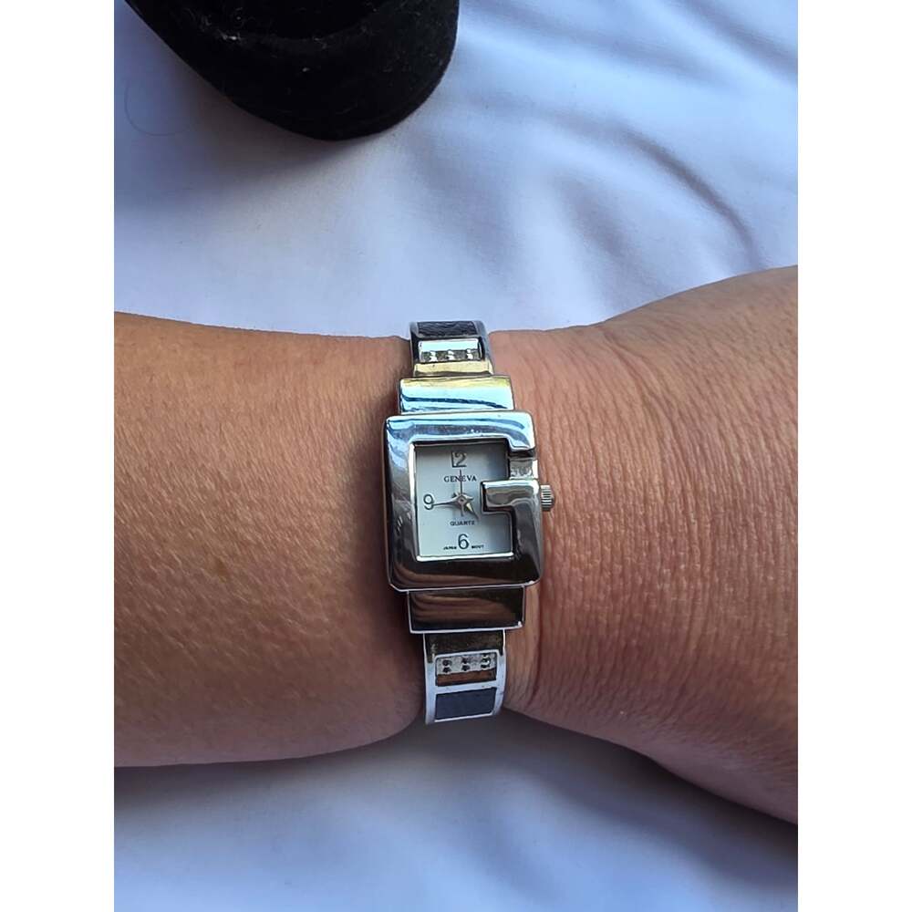 Ladies Watch Bundle - Picture 7 of 12